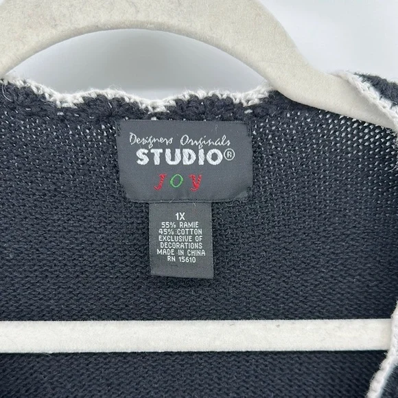 VTG Studio Black Christmas Cardigan with Festive Cardinal Design Sz 1X - Picture 6 of 11